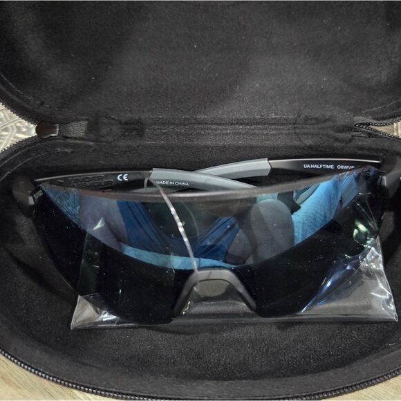 🐢 Under Armour UA Halftime Sunglasses NWT - Picture 1 of 13